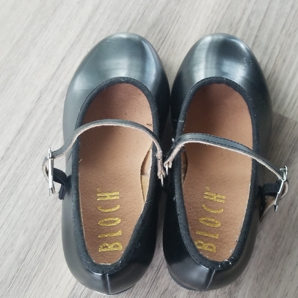 Bloch tap shoes